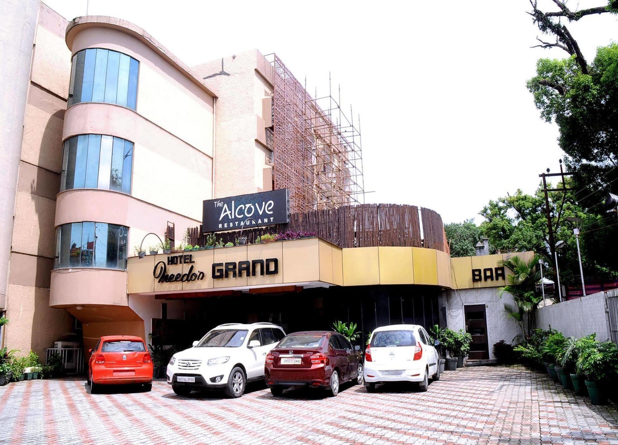 Hotel Meedo'S Grand Dehradun Exterior photo