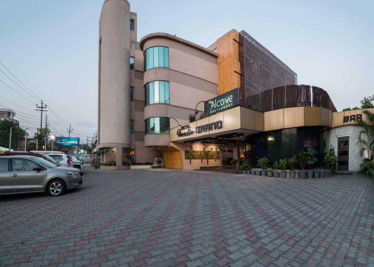 Hotel Meedo'S Grand Dehradun Exterior photo